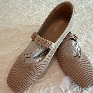 Vivia ladies Maryjane shows camel color